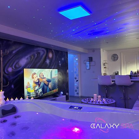 Galaxy Spa - Suite Mercure Jacuzzi Privatif Champigneulles ภายนอก รูปภาพ