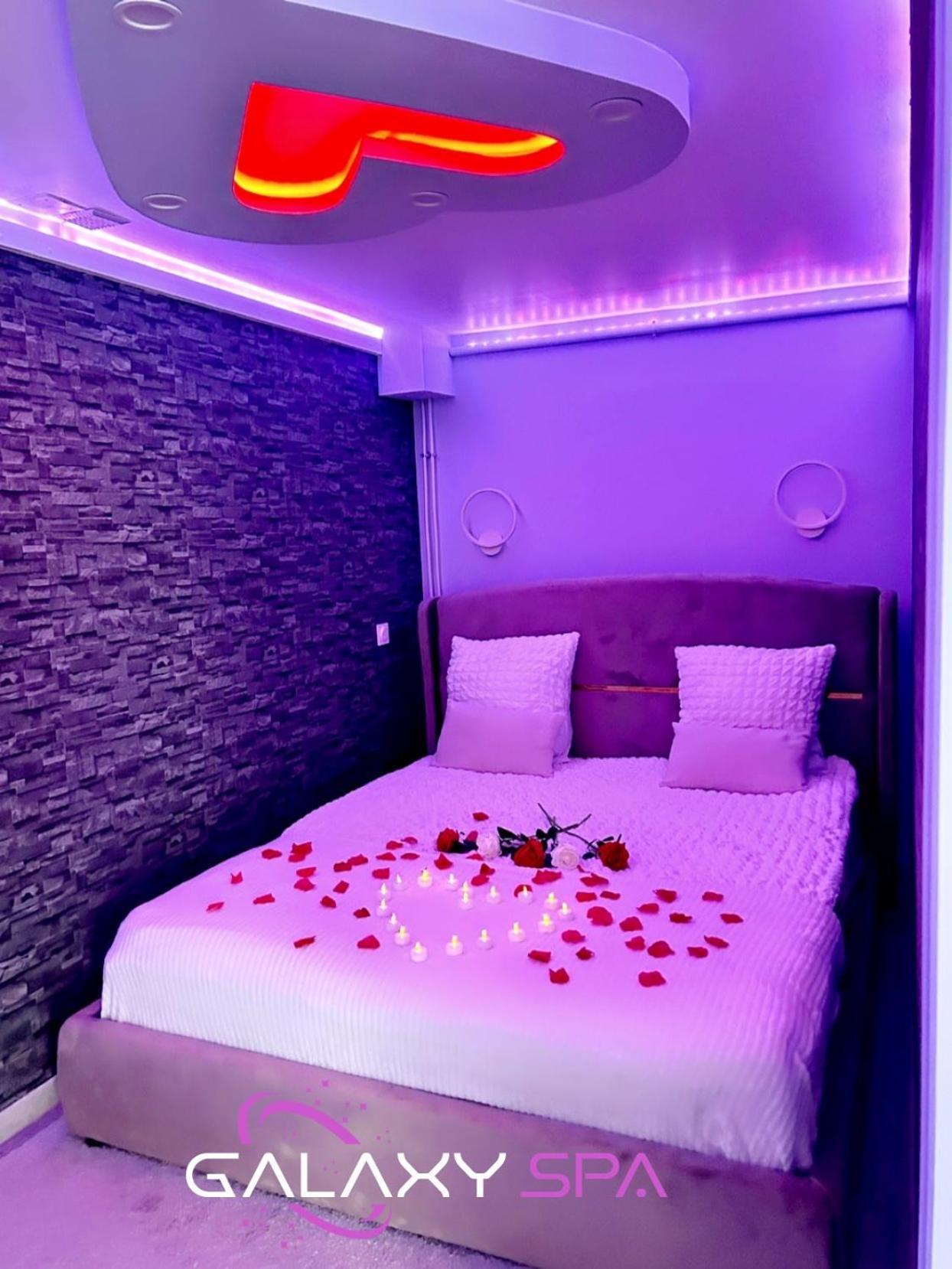 Galaxy Spa - Suite Mercure Jacuzzi Privatif Champigneulles ภายนอก รูปภาพ